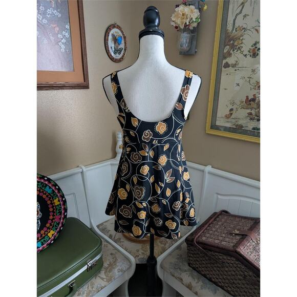 Vintage Floral Swimdress - Picture 3 of 7